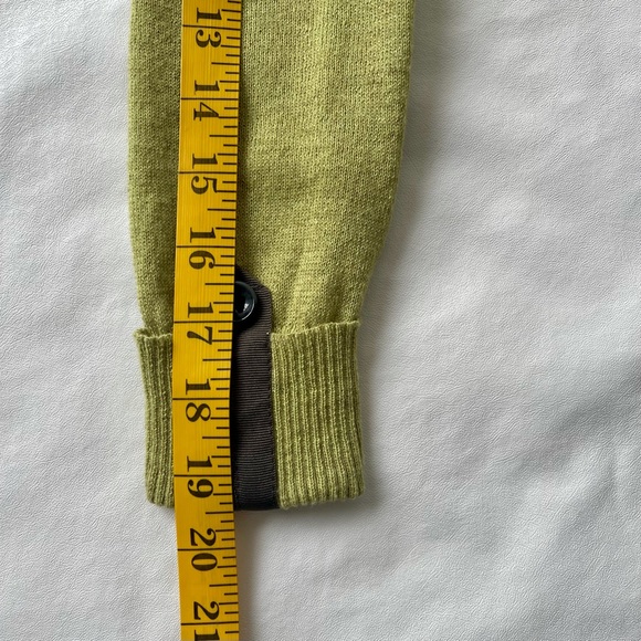CAbi Green Knit Button Front Long Sleeve Cardigan w/Hood & Tulip Hem M (Women’s) - Picture 10 of 10